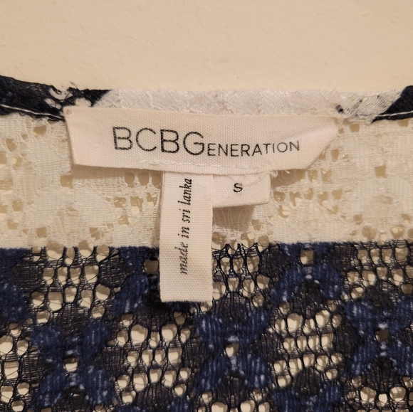 2/$18 BCBGeneration Lace Short Sleeve Striped Top Navy White Mesh Blouse S - Picture 3 of 7
